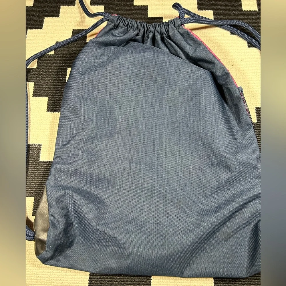 ADIDAS, drawstring backpack!! - Picture 4 of 12